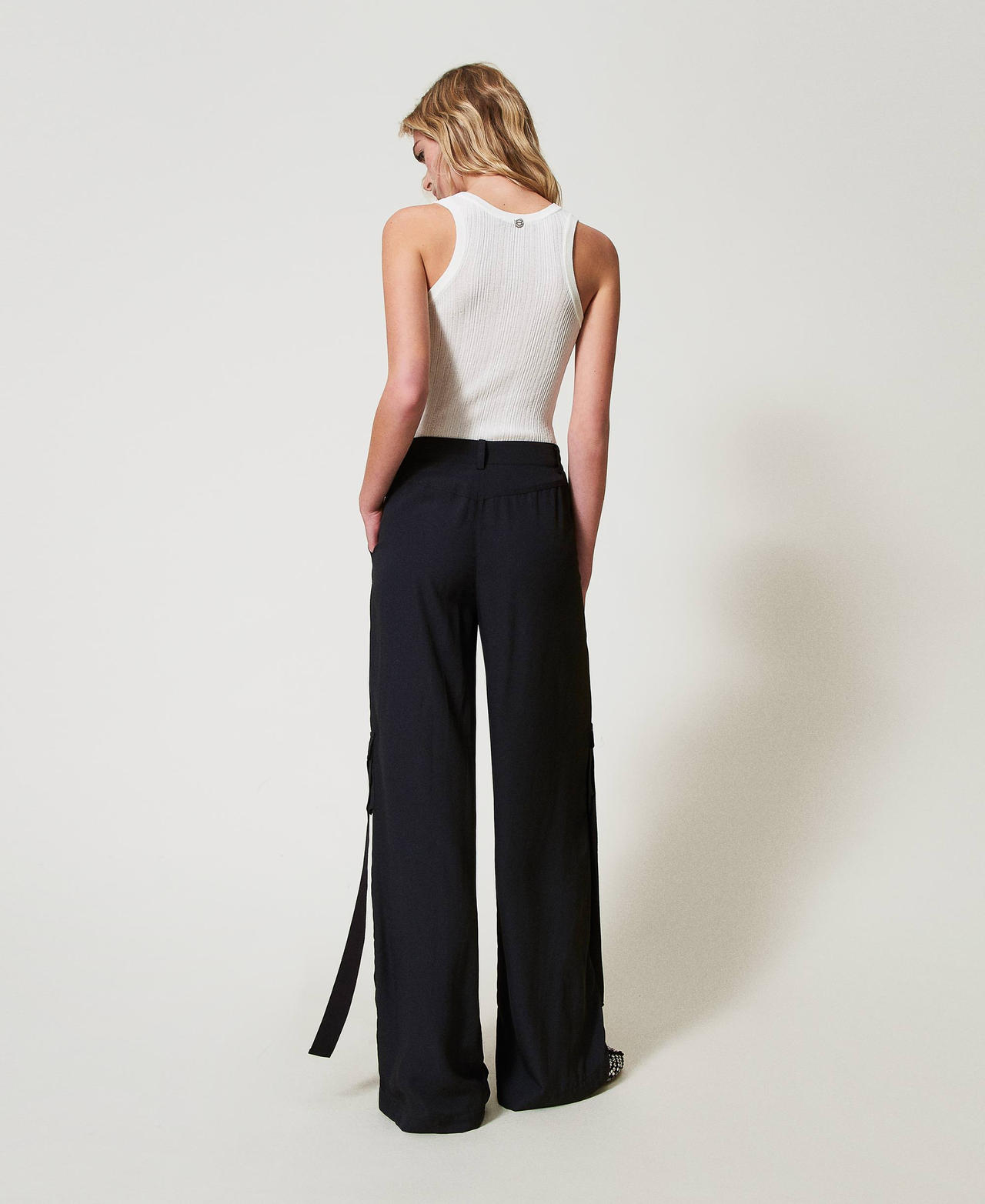 Crêpe de Chine cargo trousers Black Woman 251AP2244_00006_02