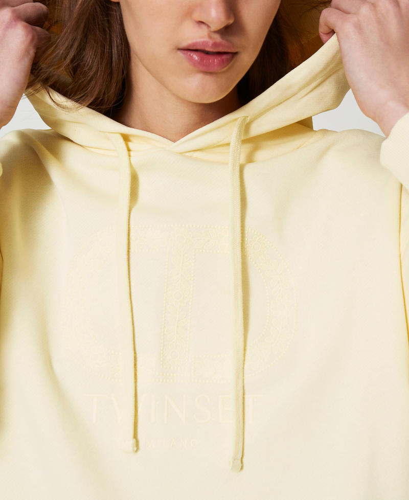 Short sweatshirt with floral Oval T embroidery Vanilla Woman 251TP2480_12143_04