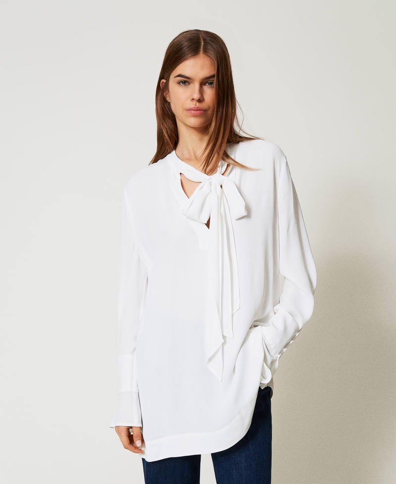 Crêpe de Chine blouse with pussy bow White Snow Woman 251TP2140_00282_02
