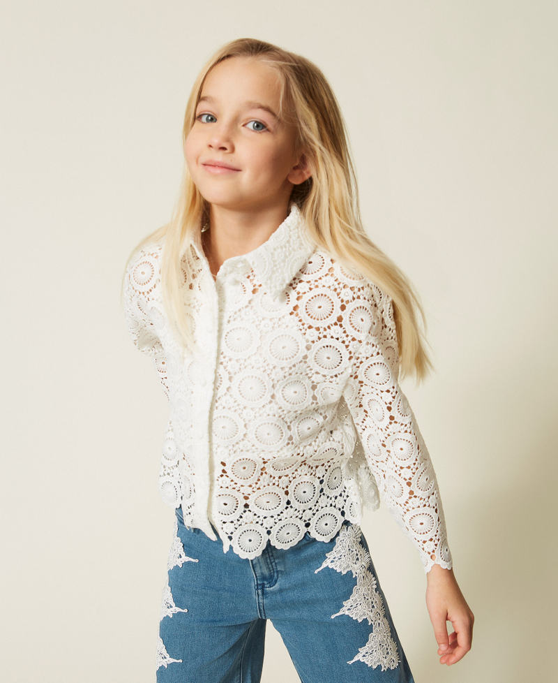 Camicia boxy in pizzo macram&egrave; Off White Bambina 261GJ2Q25_00526_02
