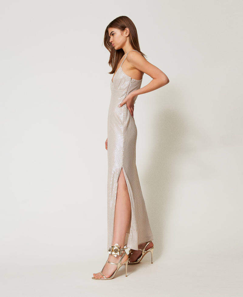 Maxikleid mit aufgestickten Pailletten