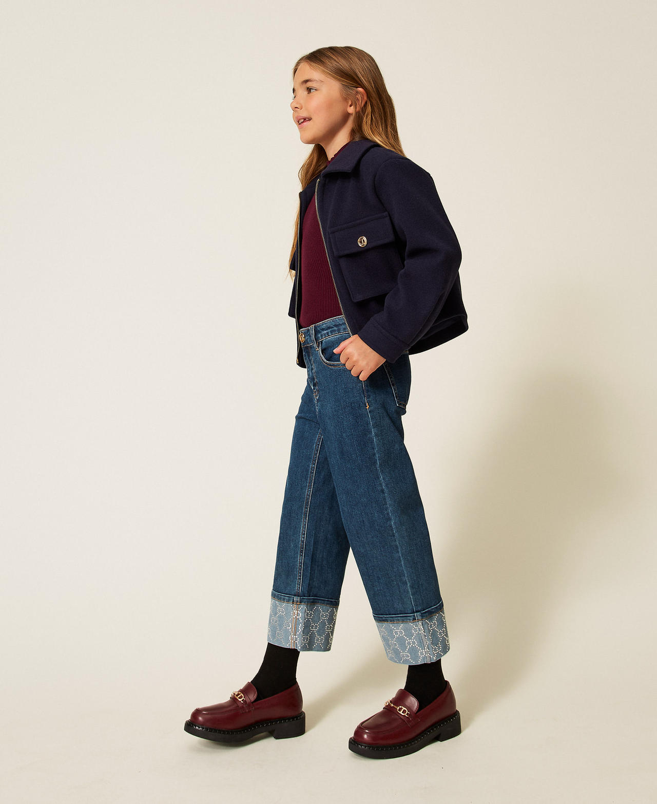 Five-Pocket-Jeans mit Oval T aus Strass Denim Mid Blue Mädchen 252GJ2190_07282_02