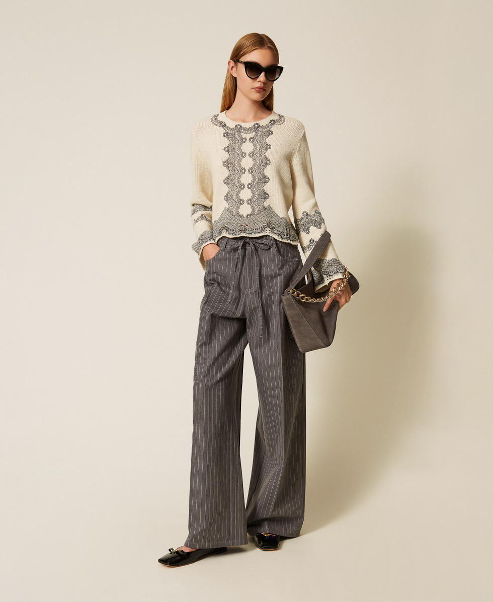 Pull en laine m&eacute;lang&eacute;e avec imprim&eacute; plac&eacute; Imprim&eacute; Dentelle Blanc &laquo;&nbsp;Neige&nbsp;&raquo;/Noir Femme 252TT3480_13040_T0