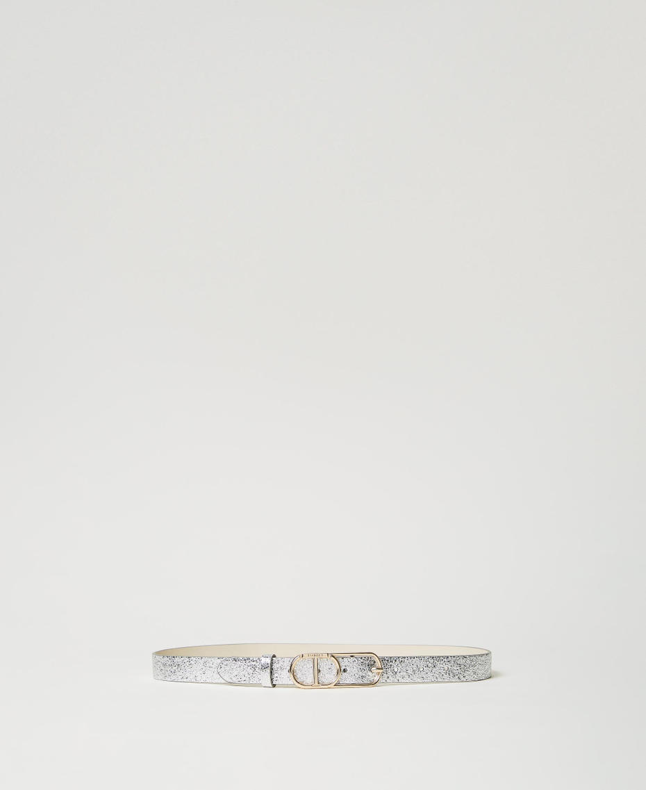 Gürtel aus Craquelé-Leder mit „Oval T“-Schnalle Silber Frau 251TA4110_00995_01