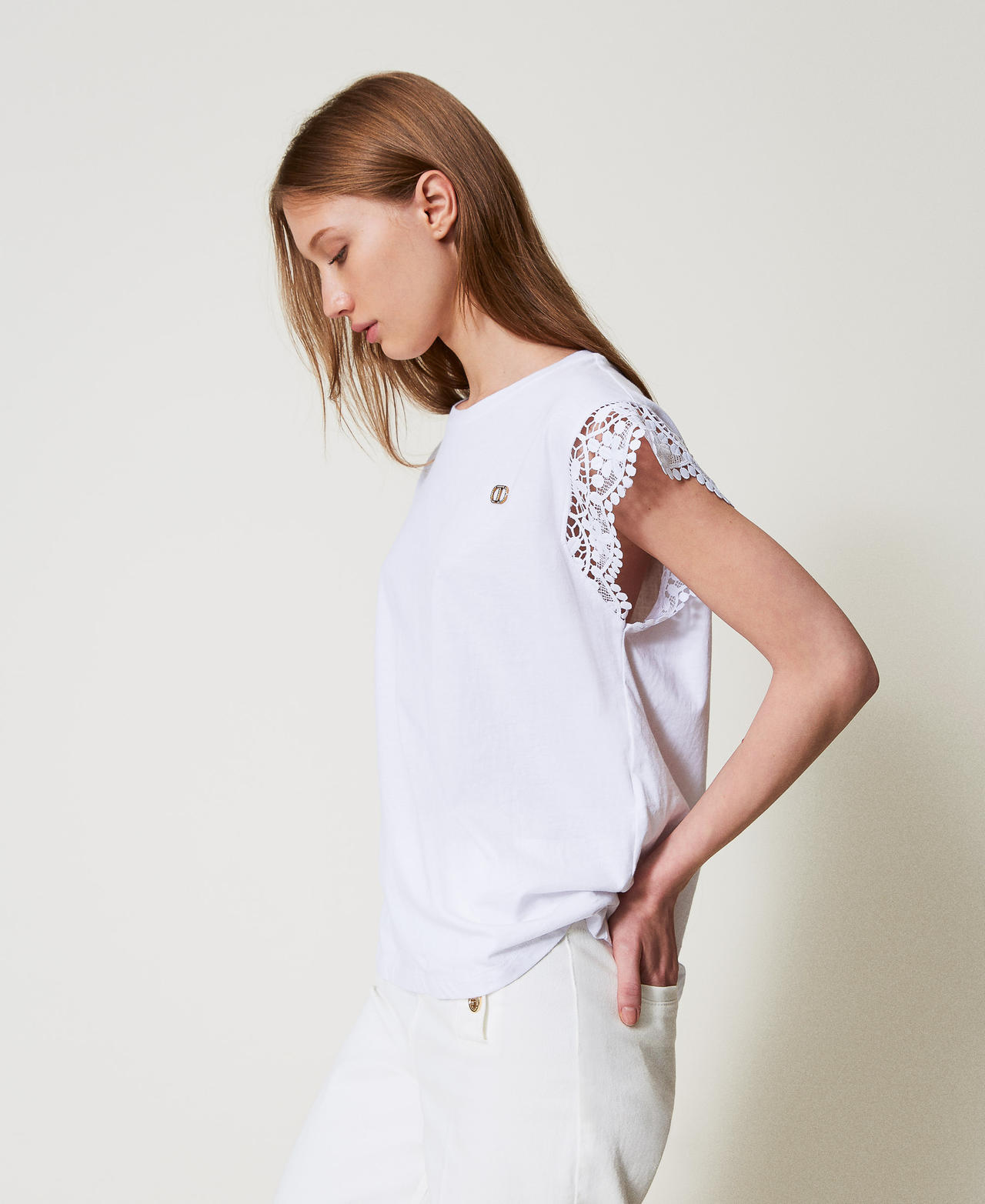 T-shirt with lace cap sleeves