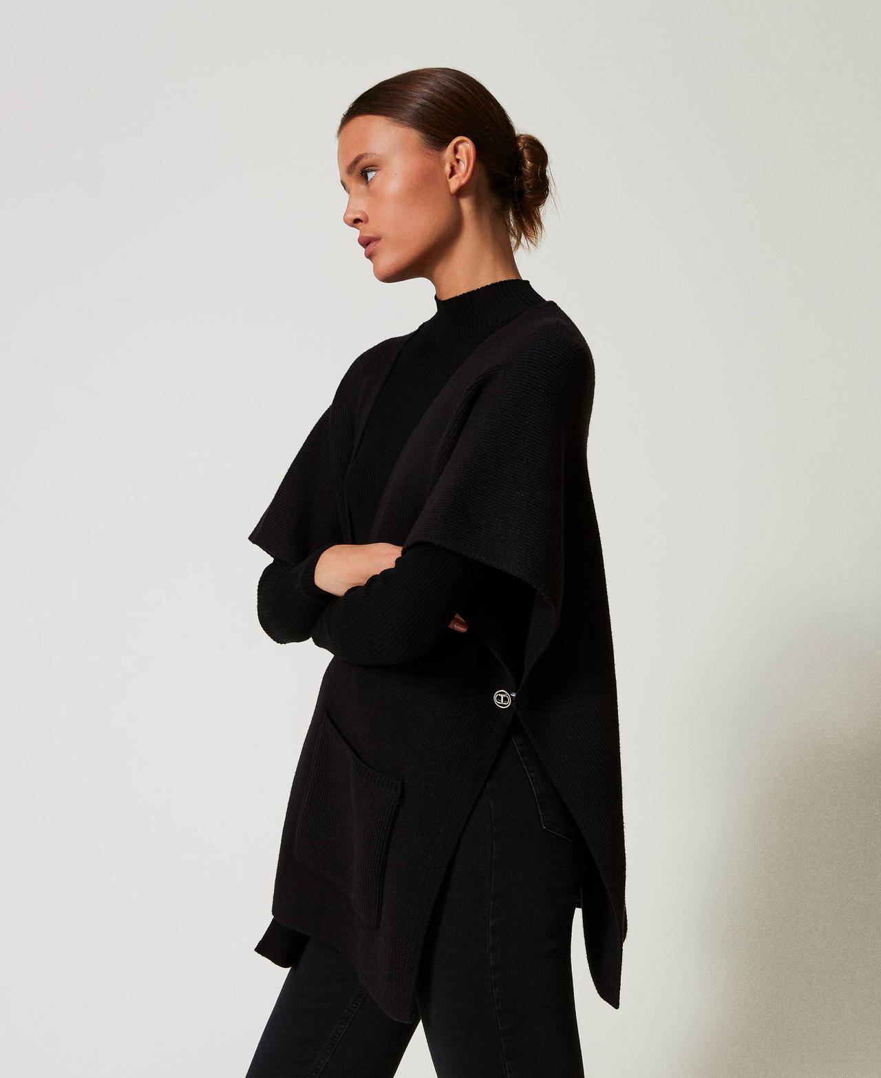 Knit poncho with embroidered logo Black Woman 242TA4150_00006_02