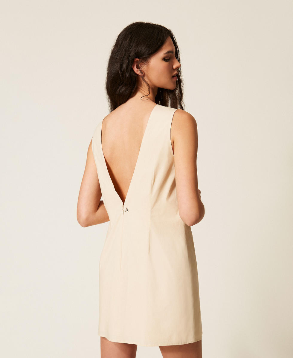 Vestido corto de popelina con bordado