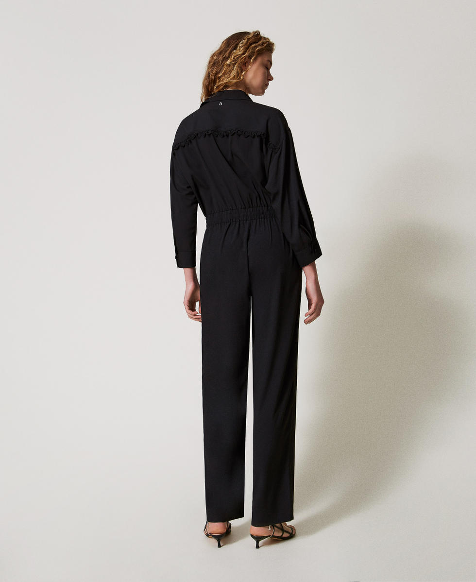 Combinaison en crêpe de Chine avec macramé Noir Femme 251AP2242_00006_02