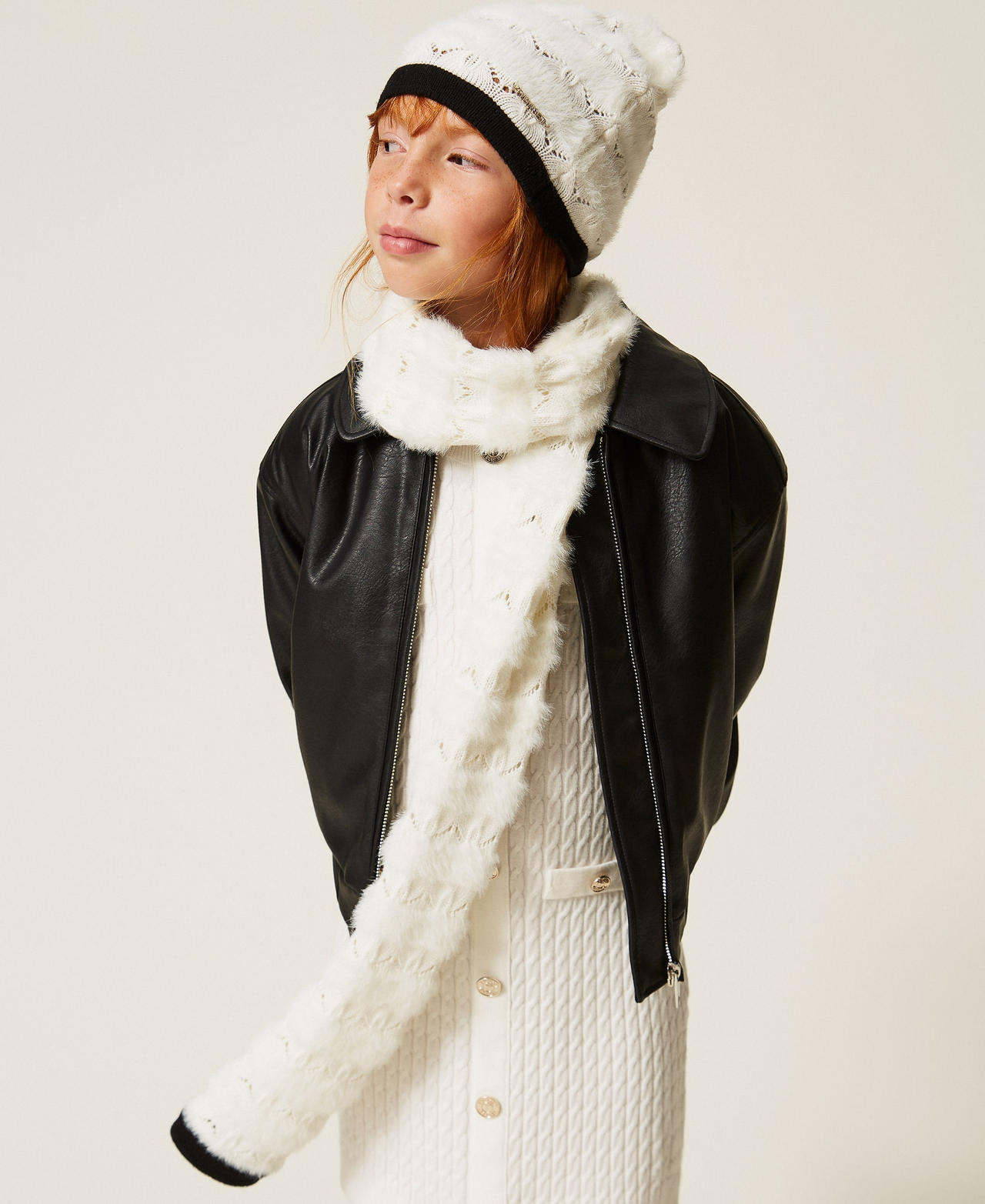 Strickschal mit Lochmuster Zweifarbig Schneewei&szlig; / Schwarz M&auml;dchen 262GJ501C_03711_A0