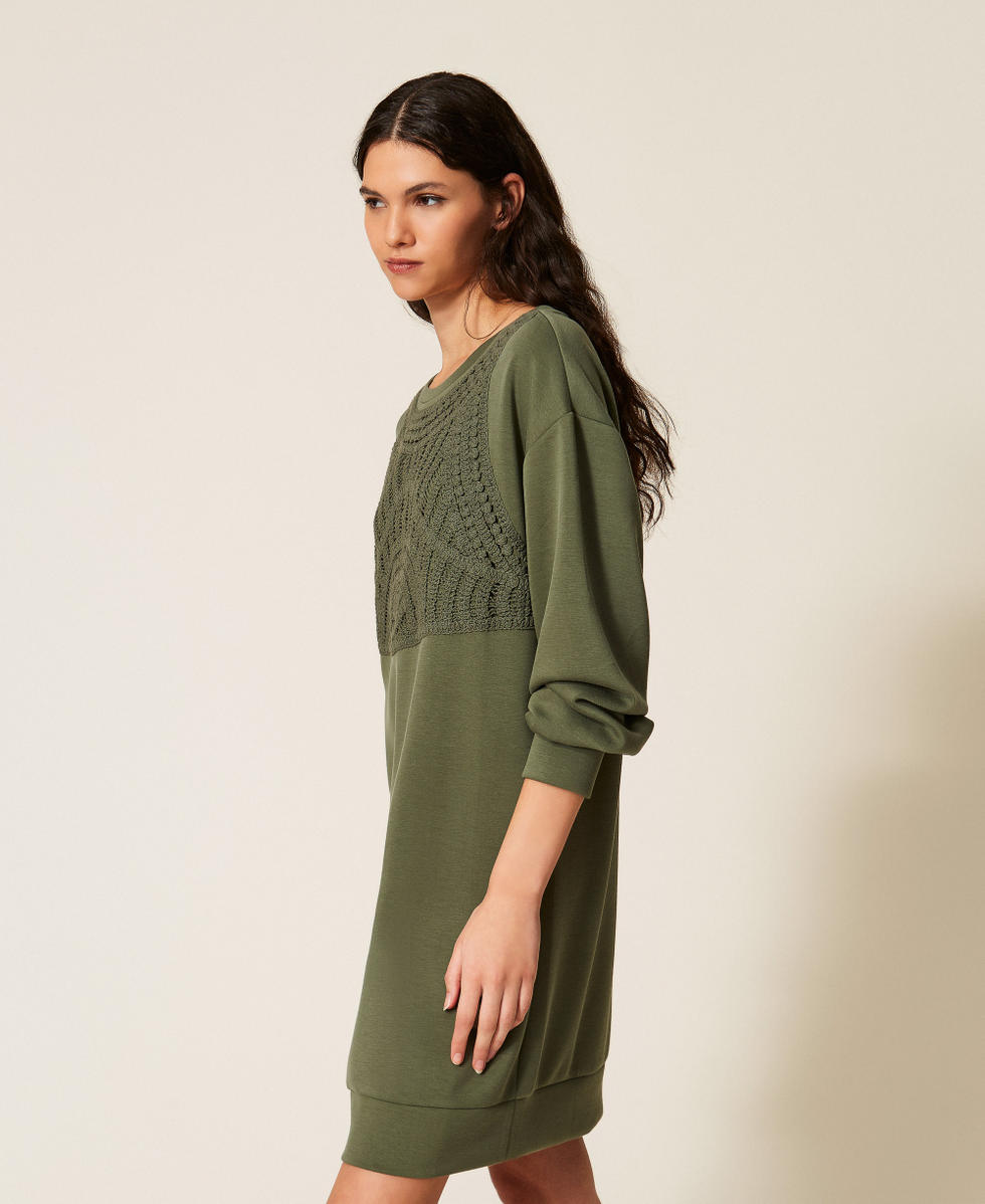 Kurzes Kleid aus Scuba mit H&auml;kelarbeit "Thyme"-Gr&uuml;n Frau 261LL2GAA_12843_02
