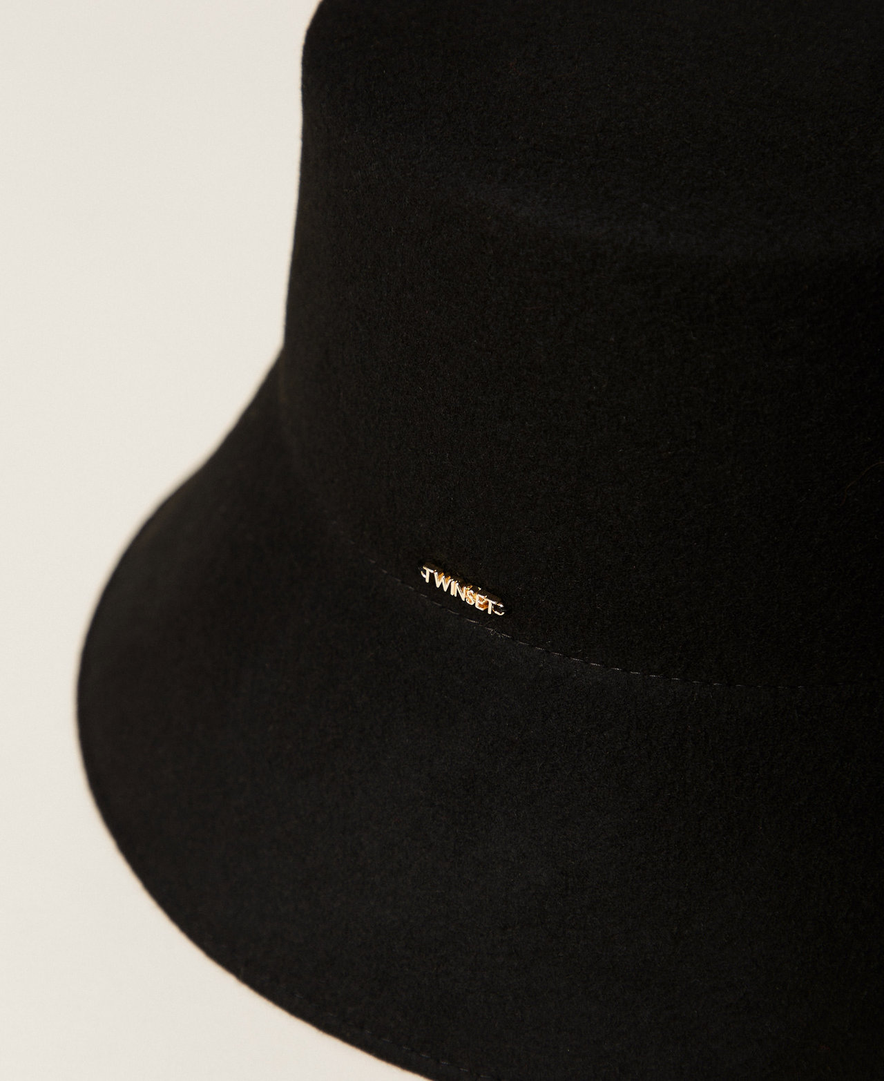 Wool cloth bucket hat Black Woman 262TO5220_00006_02
