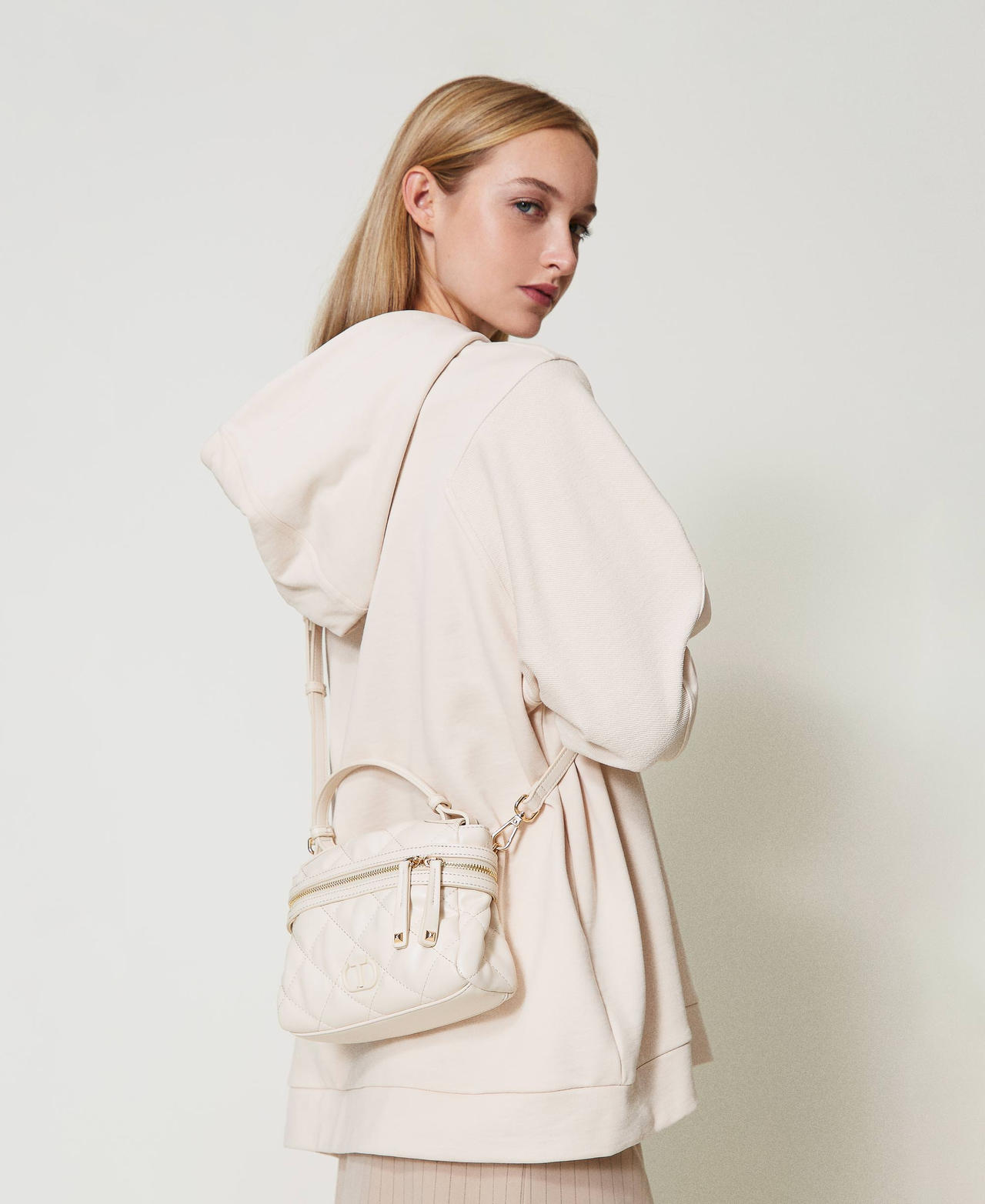 Kleine Top-Handle-Bag „Cécile“ mit Steppmotiv „White Cream“ Frau 242TD8151_11952_0S