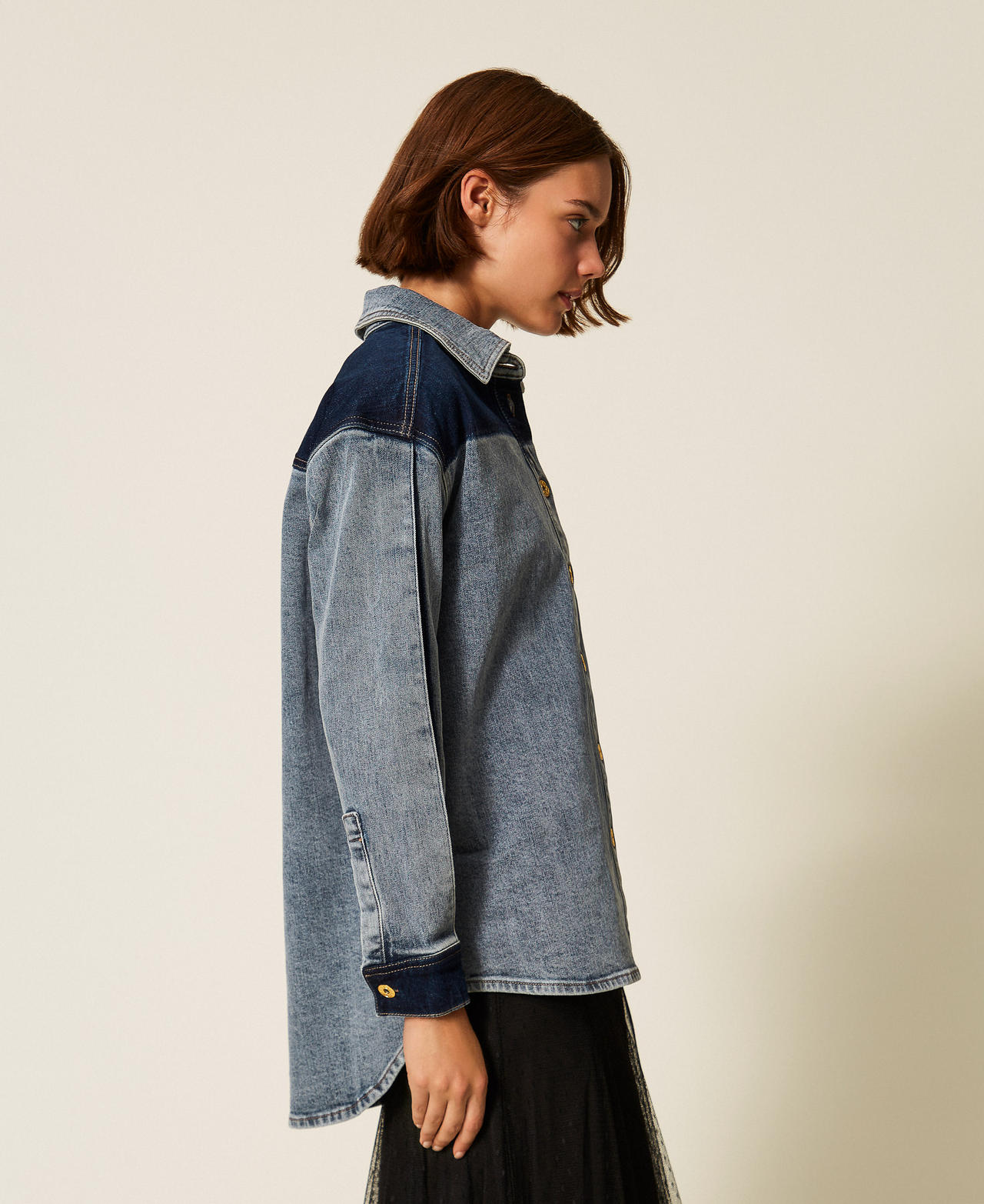 Two-tone denim shirt Two tone Light/Dark Denim Woman 252LI2HAA_12680_02