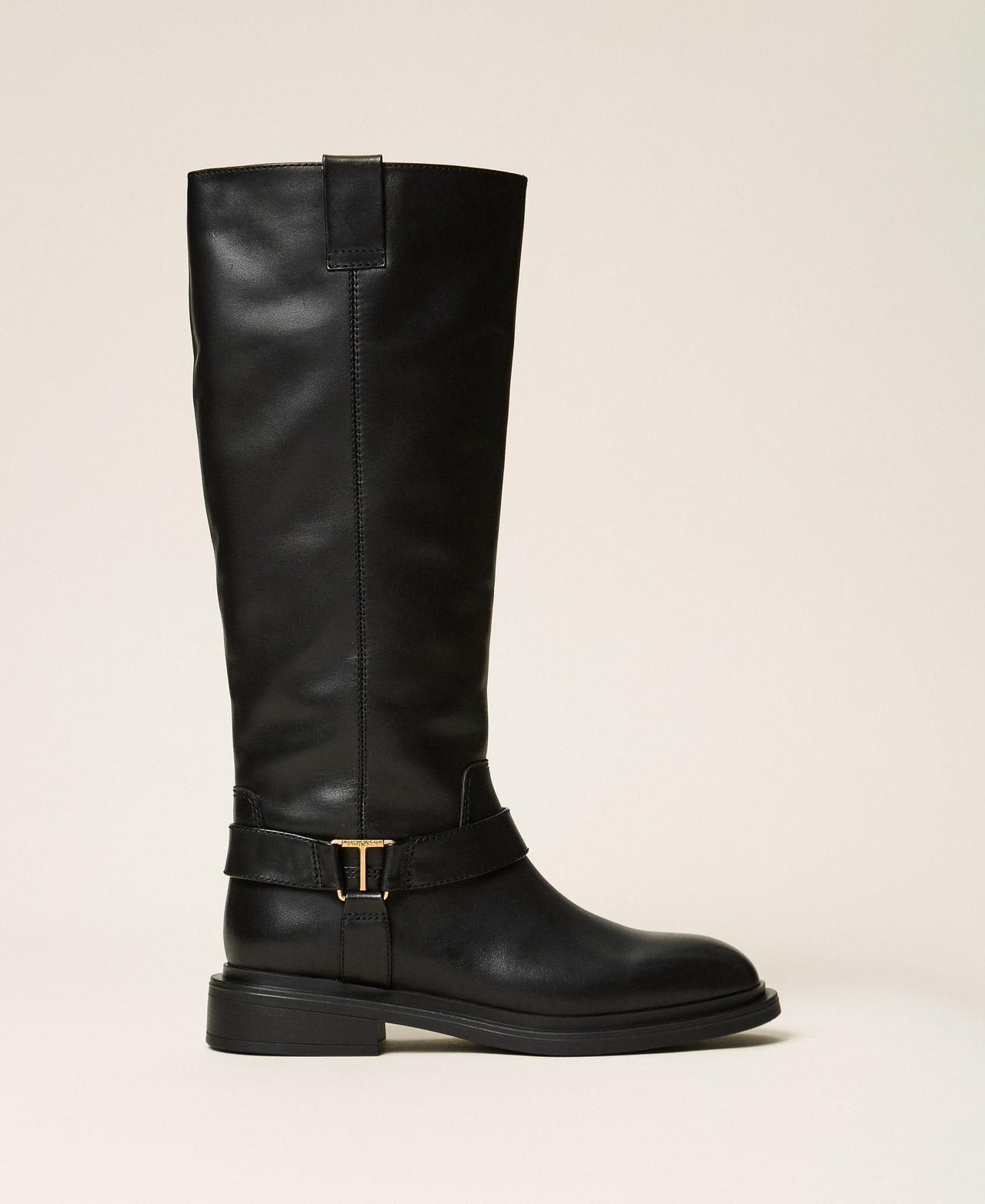 Leather boots with logo