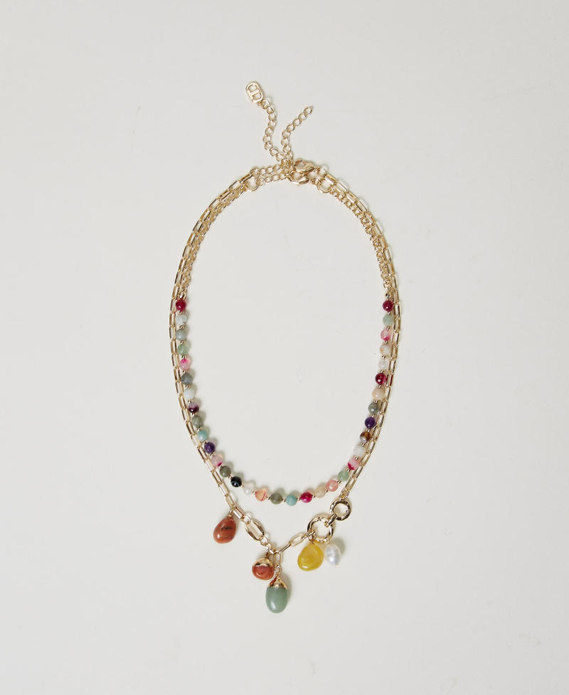 Collana multifilo con pietre e ciondoli