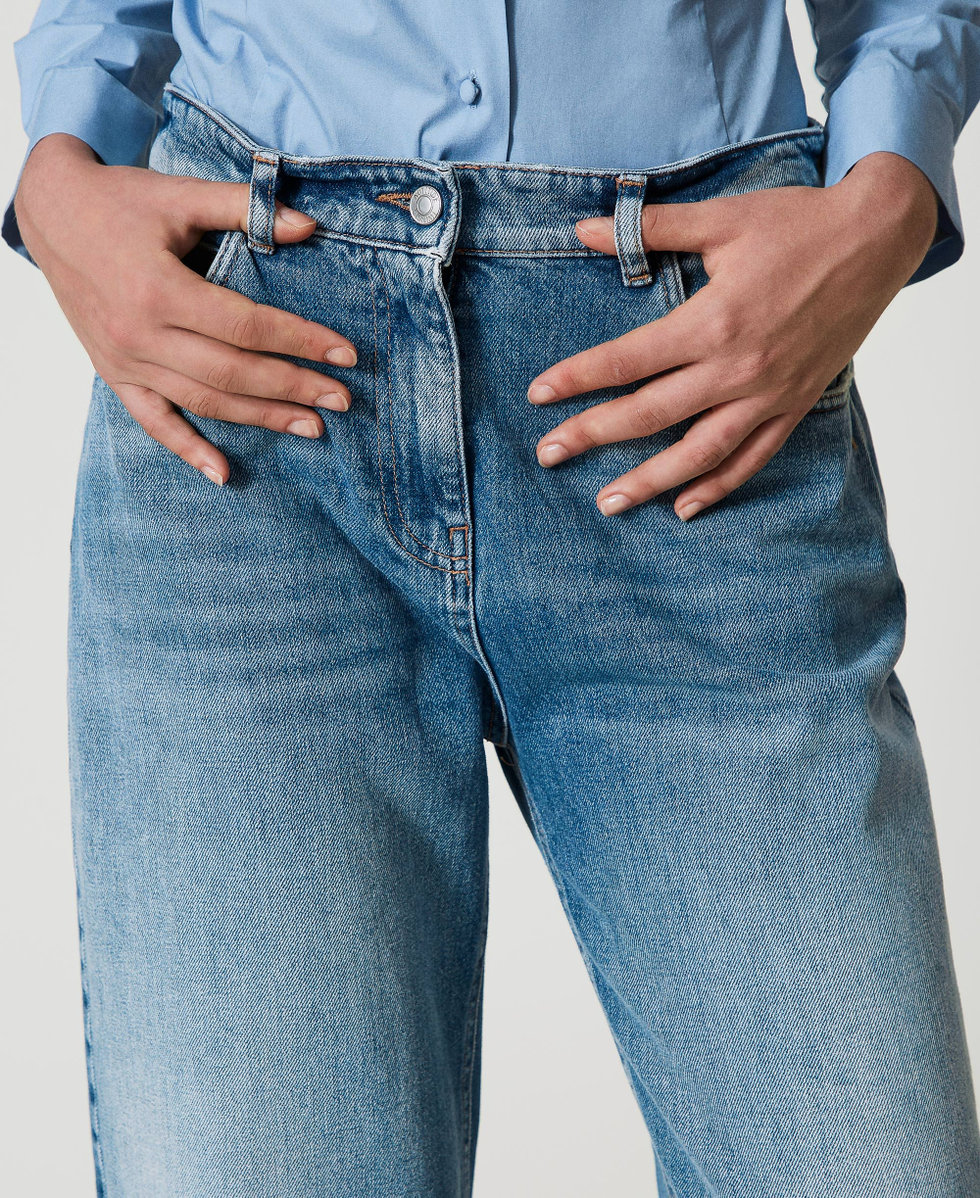 Carrot fit jeans with five pockets Light Denim Woman 242AT2270_11453_04