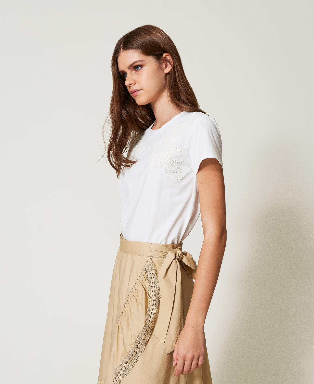 T-shirt con ricamo Cornely Madreperla Donna 251LB2FEE_00059_02