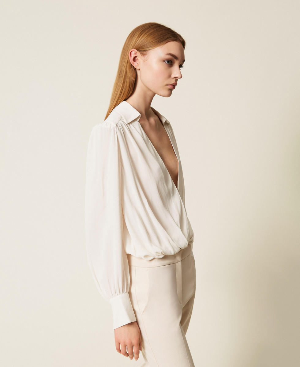 Body de crep&eacute; de China con frunces Lirio Mujer 252TP2293_00381_02