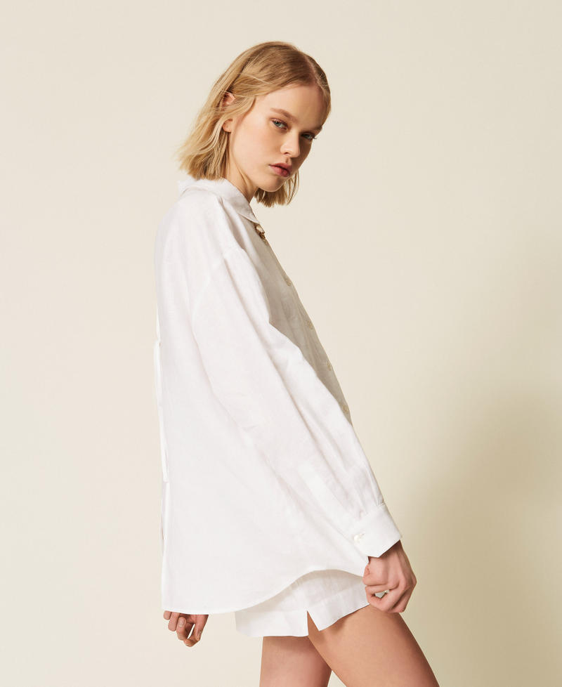 Hemdbluse aus Leinen mit aufgesticktem Logo Wei&szlig; Frau 261TT2301_00001_02