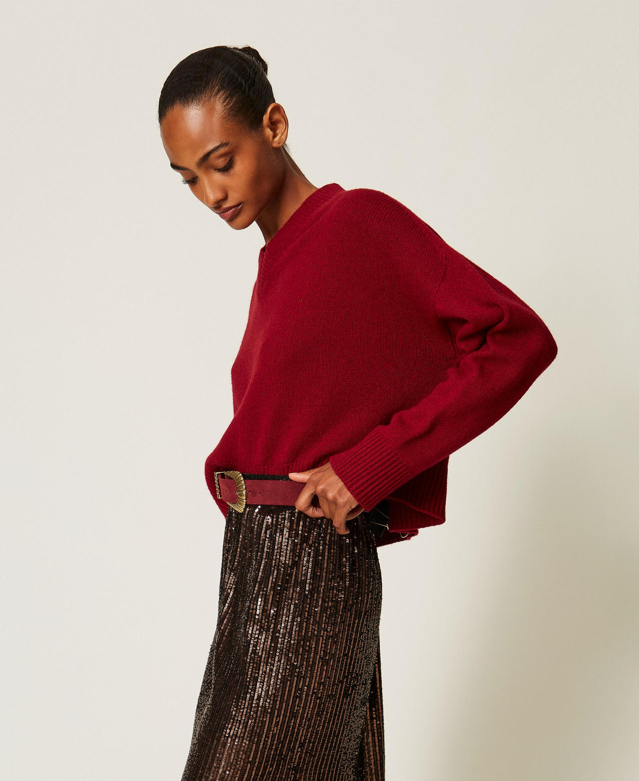 Pullover aus Wollmischung mit Fransen Bloody Mary Dunkel Frau 262TT3211_14100_02