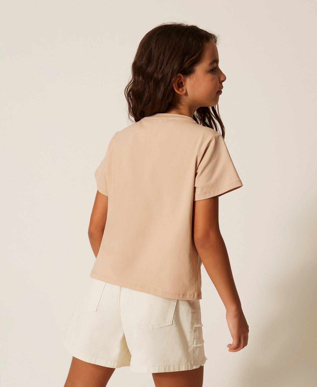 Camiseta regular con bordado Bicolor Beige &laquo;Safari&raquo; / Rojo &laquo;Magenta&raquo; Ni&ntilde;a 261GJ2251_13379_03