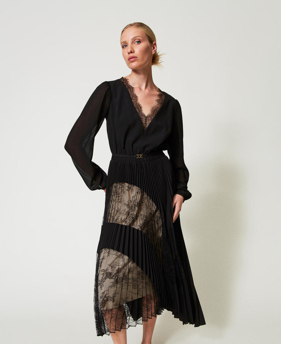 Long pleated georgette dress with lace Black Woman 251TP2780_00006_01