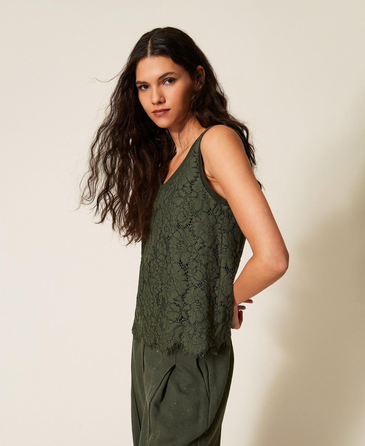 Top in pizzo r&eacute;brod&eacute; Verde "Thyme" Donna 261LL2AEE_12843_02