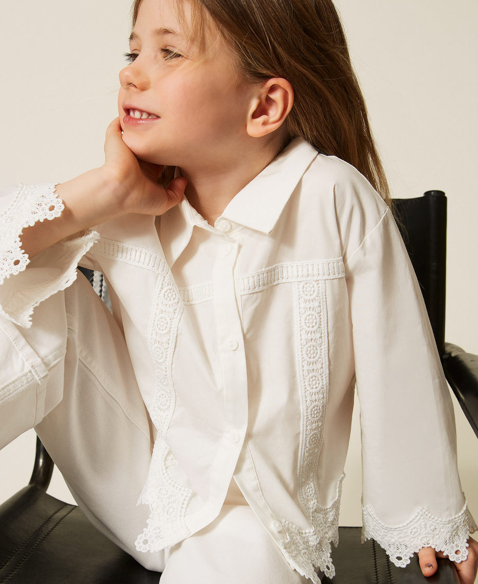 Baby-Hemdbluse aus Popeline mit Spitze Mattwei&szlig; M&auml;dchen 261GB2020_00526_04