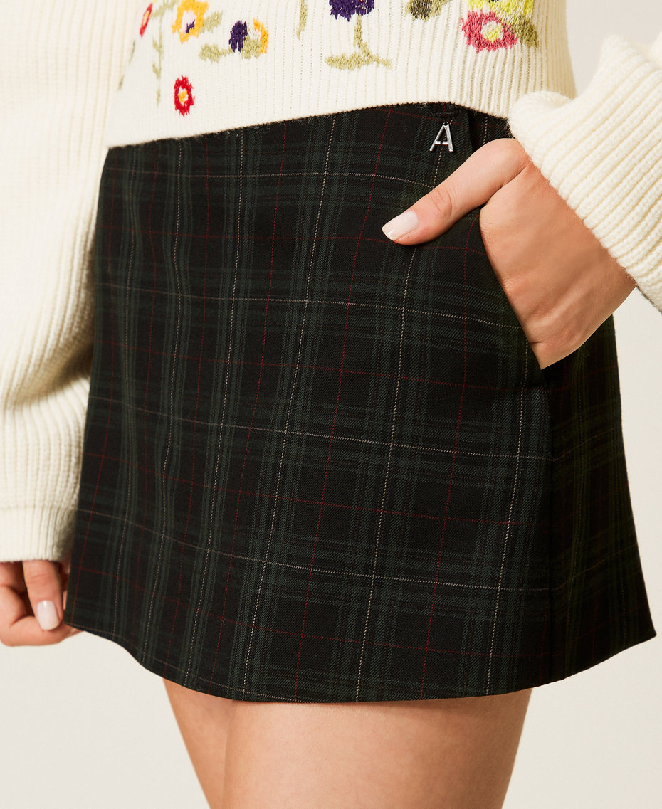 Tartan shorts with panel Daily Tartan Green Woman 252AT2135_12451_04