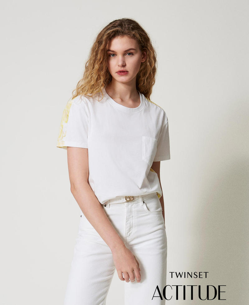 Rose print muslin T-shirt Two-tone Papers White/Yellow Pear Roses Woman 251AX2040_12476_PA