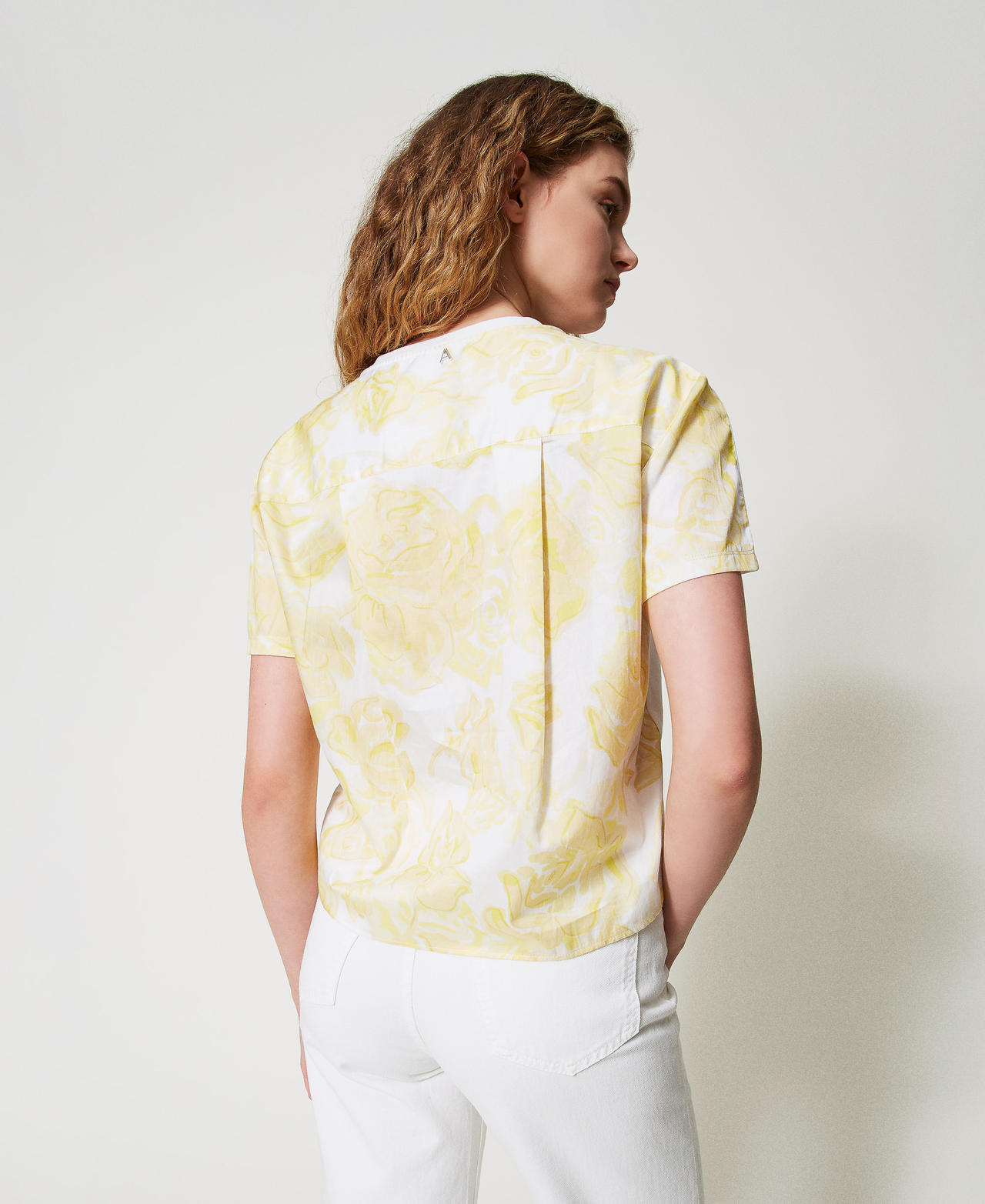 Rose print muslin T-shirt Two-tone Papers White/Yellow Pear Roses Woman 251AX2040_12476_02