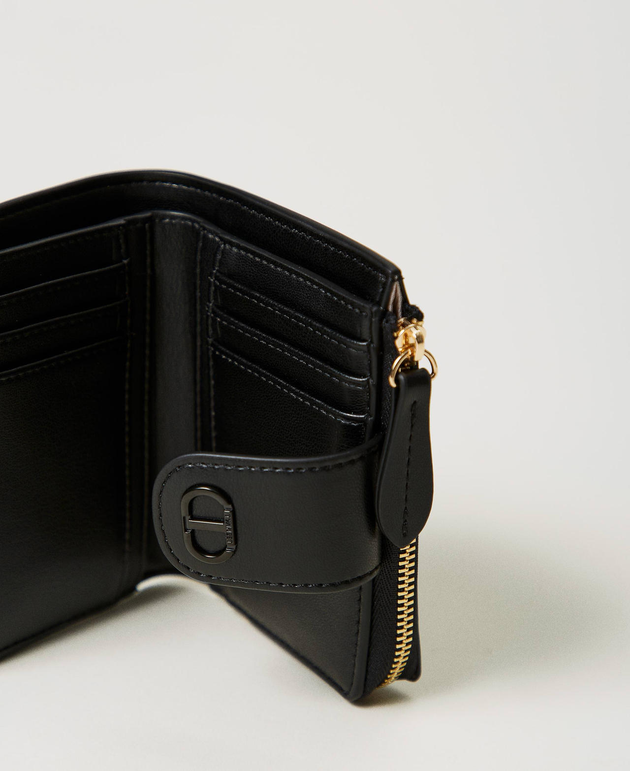 Wallet with zip and Oval T Black Woman 251TH7035_00006_03