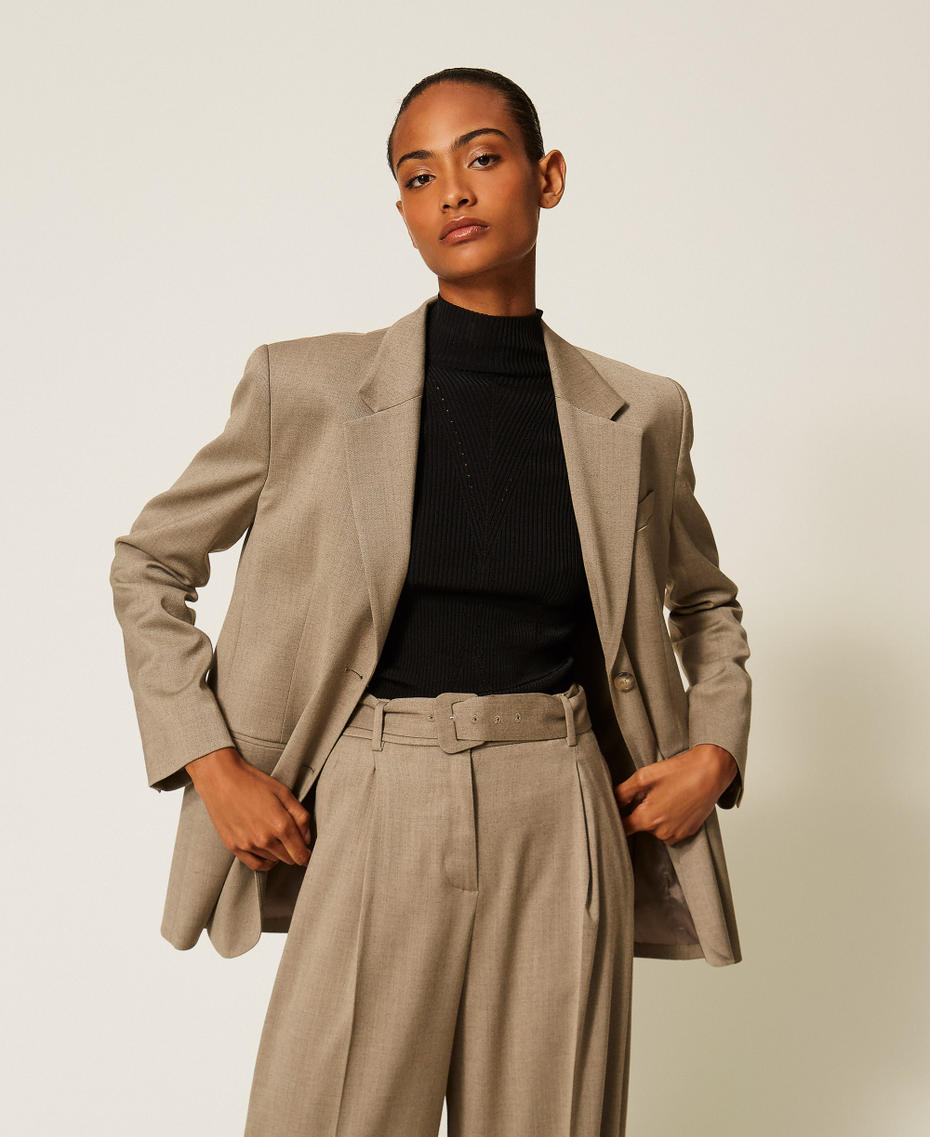 Blazer aus mattem Satin Kitt Frau 262TT2222_00369_01