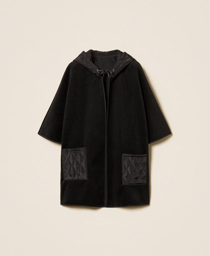 Poncho en maille avec poches Noir Femme 252TA4240_00006_S0