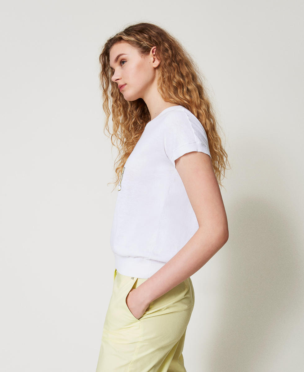 Knit t-shirt with embroidery