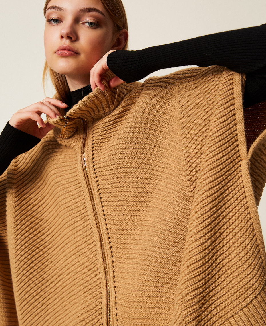 Poncho en maille avec fermeture éclair Chameau Femme 252LI4BAA_00044_PD