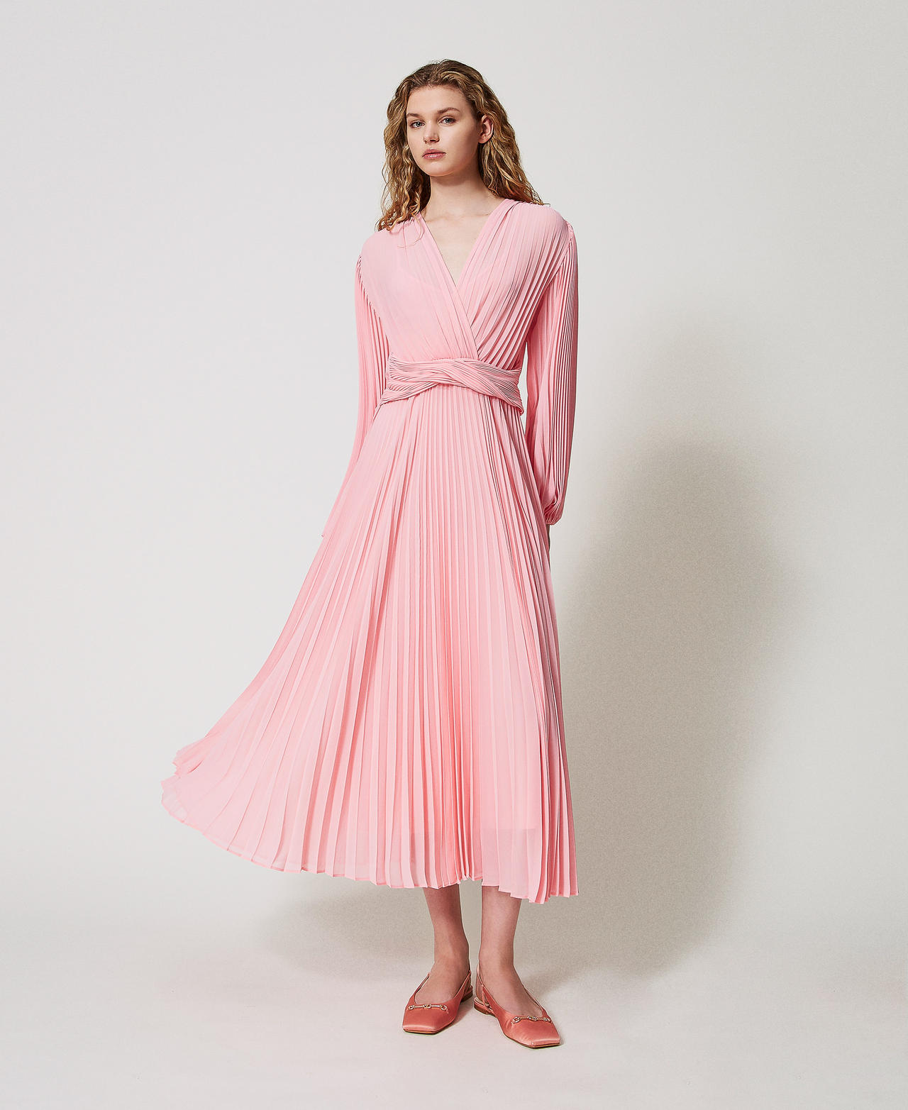 Robe longue en cr&ecirc;pe georgette pliss&eacute; Peach Femme 251TP2330_12142_01