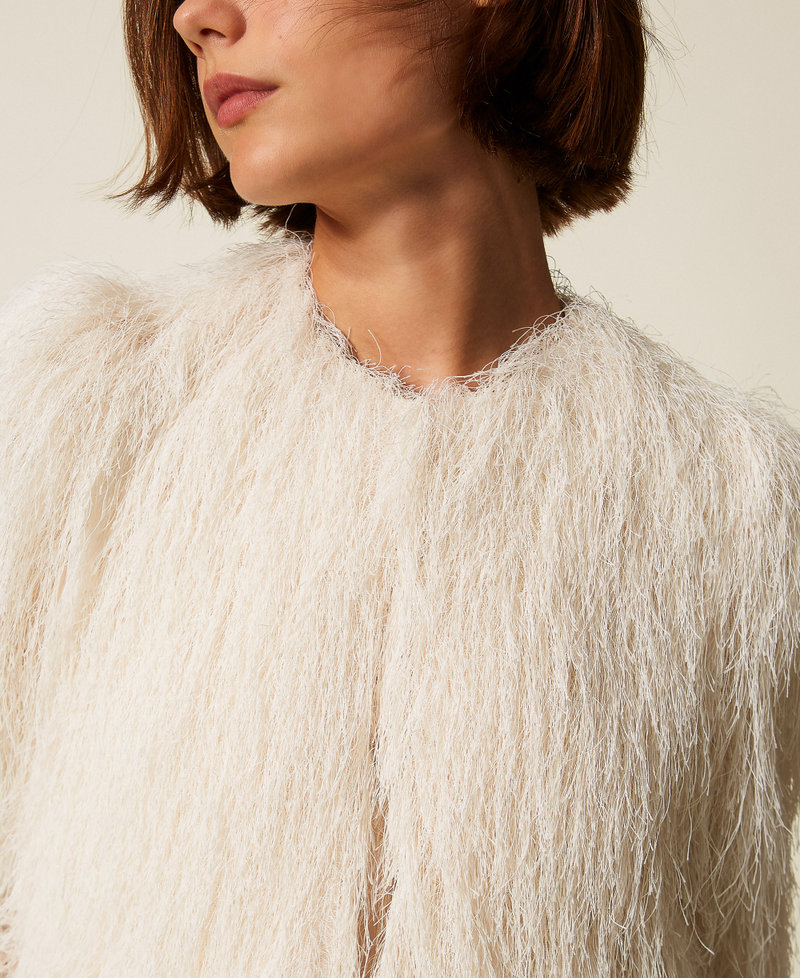 Cropped-Jacke mit Fransen Perlmutt Frau 252TT2300_00059_04