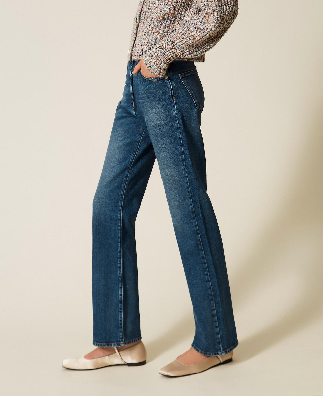 Jean droit avec cinq poches Denim Moyen Femme 252AT2250_06811_02