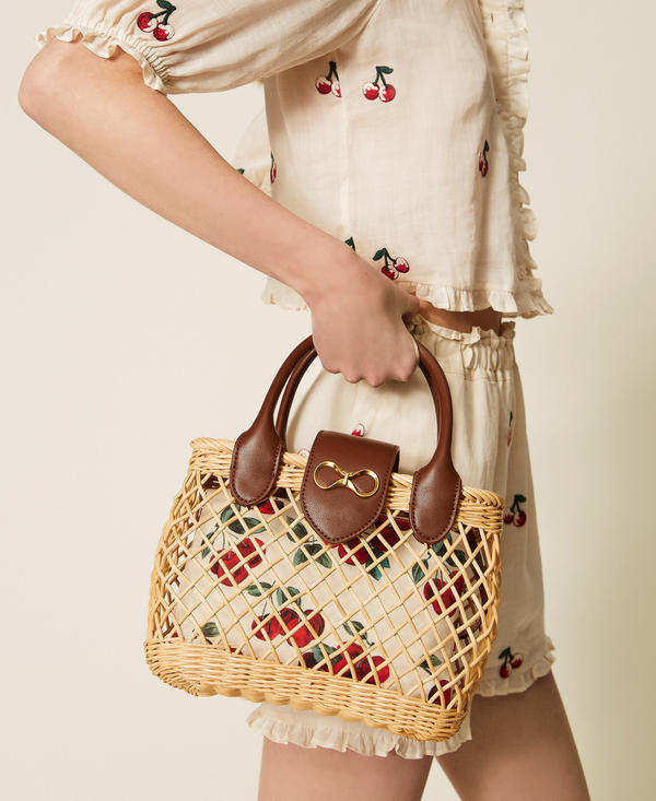 Wicker shoulder bag with pouch