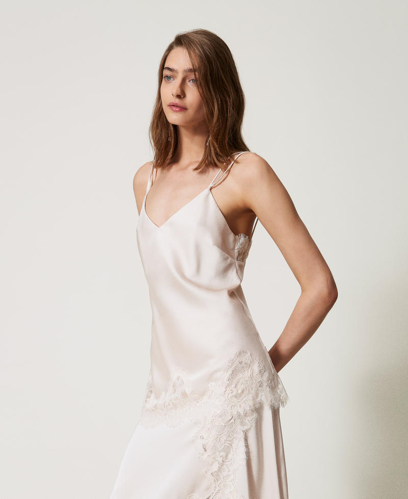 Langes Top aus Satin und Spitze &bdquo;Old White&ldquo; Frau 251TQ2010_11748_02