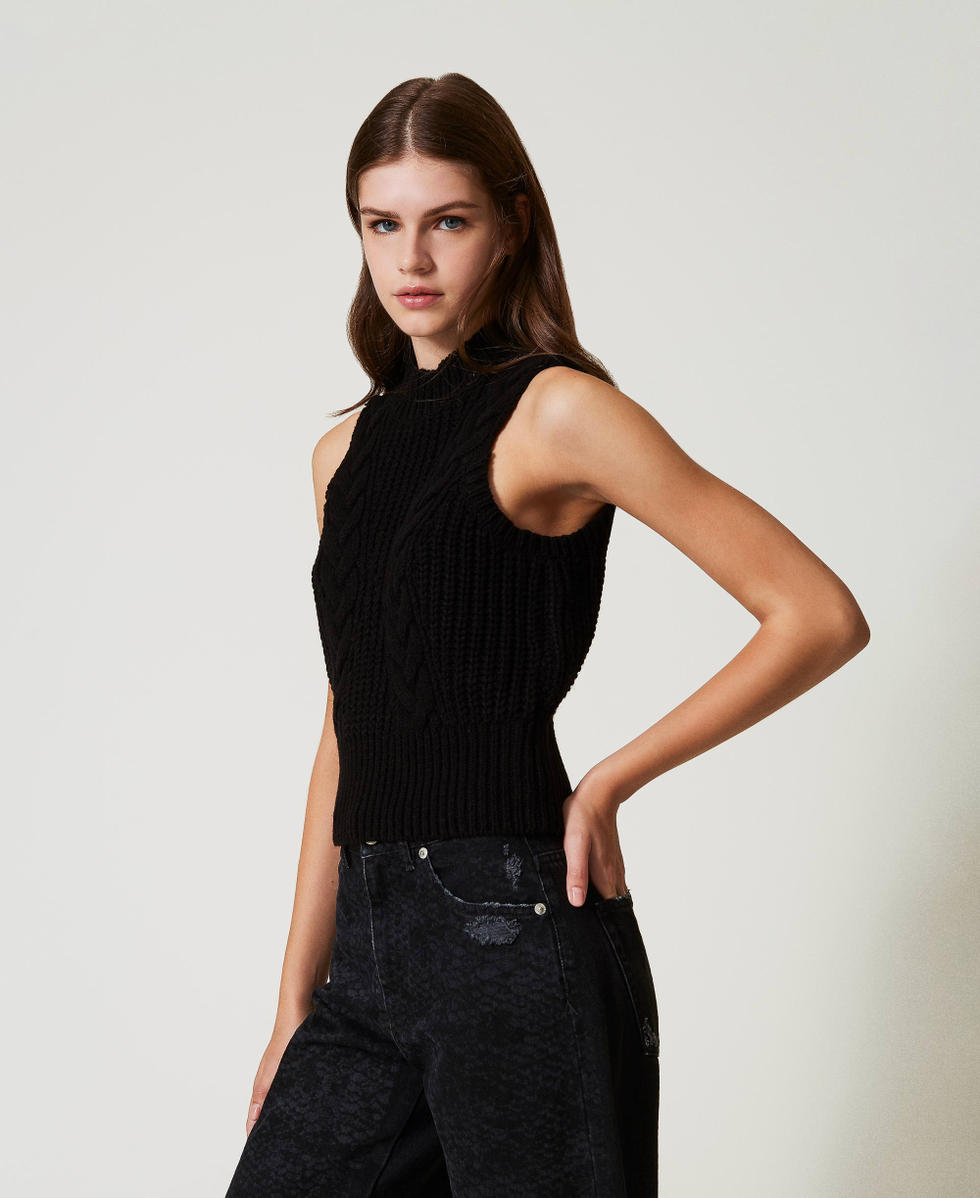 Stricktop mit Rippen und Z&ouml;pfen
