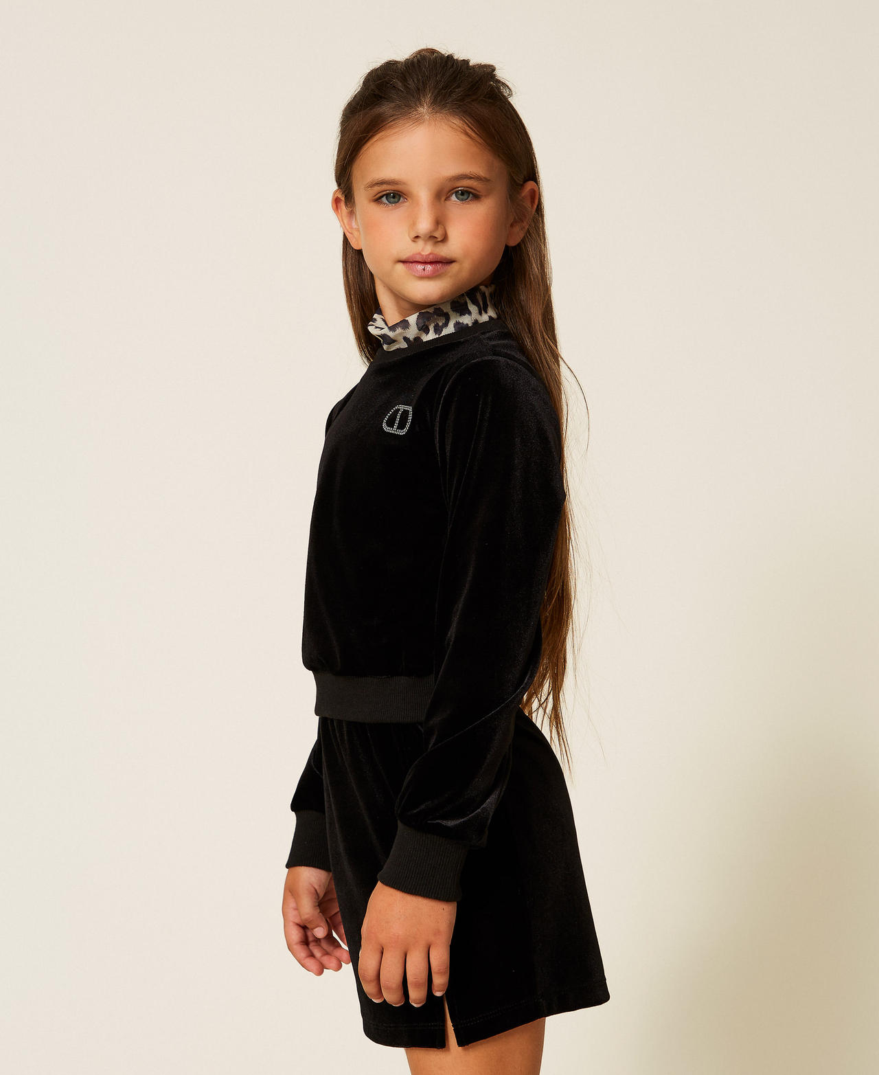 Chenille sweatshirt with Oval T Black Girl 252GJ2033_00006_02