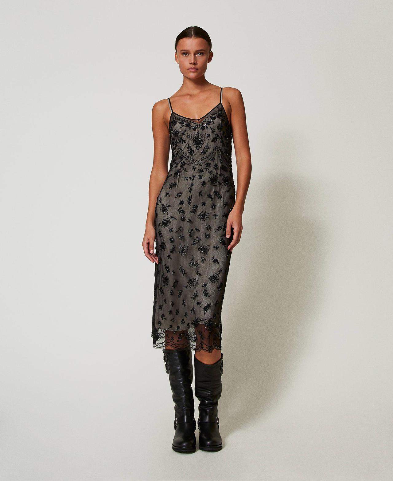 Midi tulle dress with hand embroidery