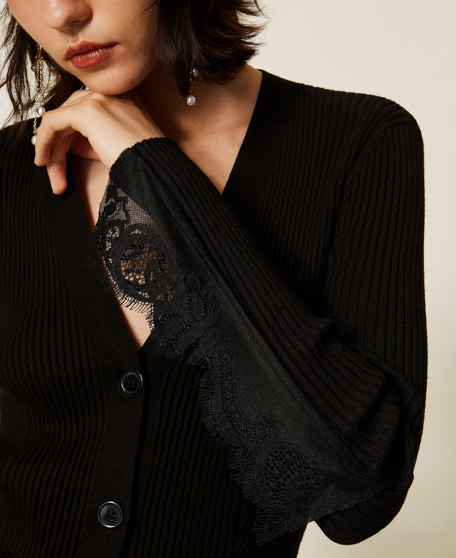 Fitted knit cardigan with lace Black Woman 262AP3101_00006_04