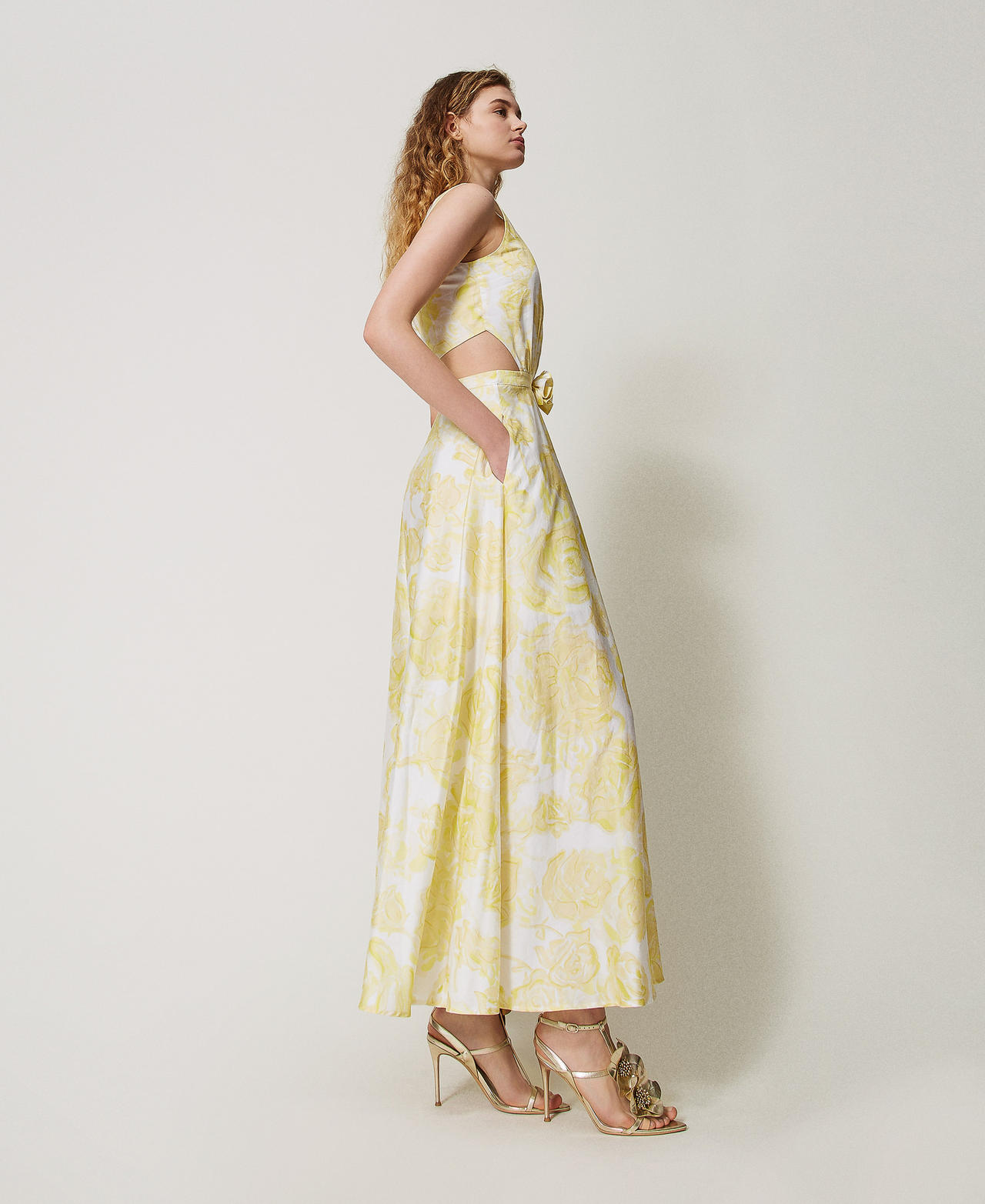 Long printed dress with rose appliqué Yellow Pear Roses Woman 251AX2030_12434_01