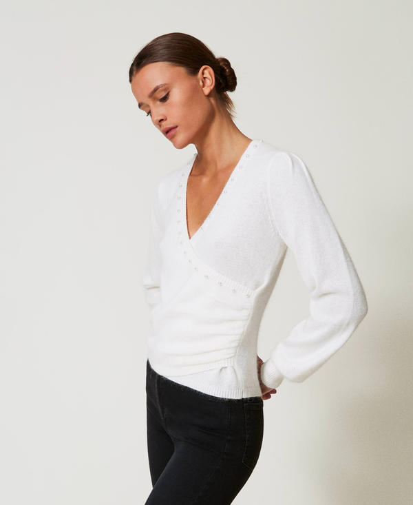 Pull en angora mélangé avec perles