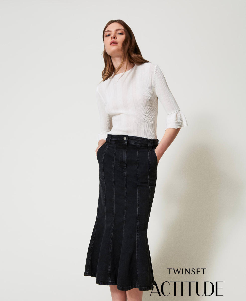 Denim skirt with pleats