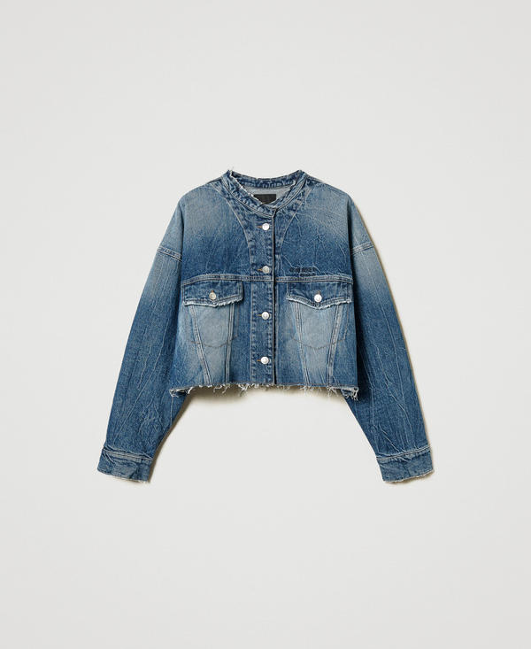 Denim jacket with pockets