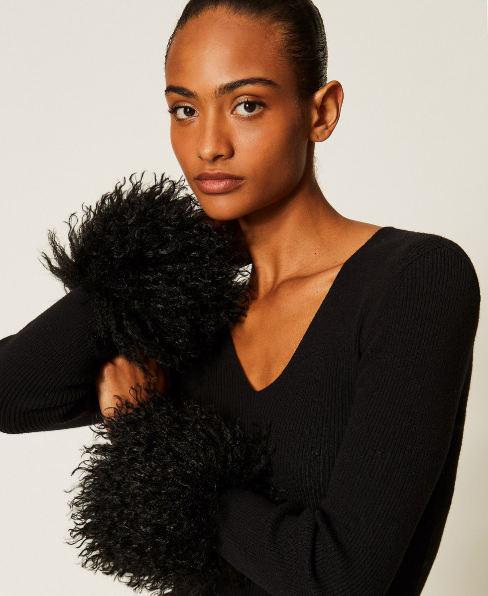Pull c&ocirc;tel&eacute; avec fausse fourrure Noir Femme 262TT3261_00006_PD
